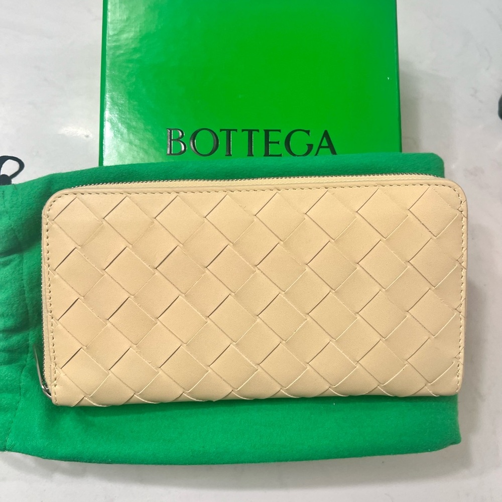Bottega Veneta Zip Around Wallet